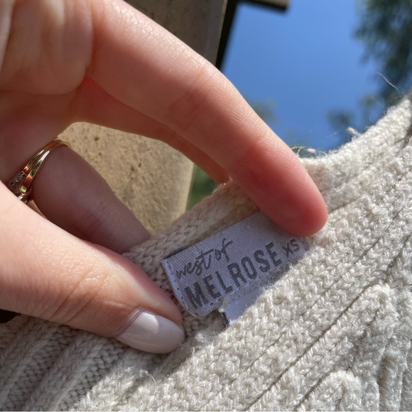 West of melrose tank top sweater tank top xs Tilly’s cream crop top - Picture 4 of 4